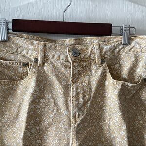 American Eagle Outfitters Tan Floral Jeans. Size 8.  B6